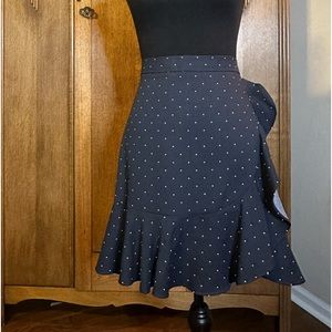 Banana Republic Factory skirt in navy/white polka dots